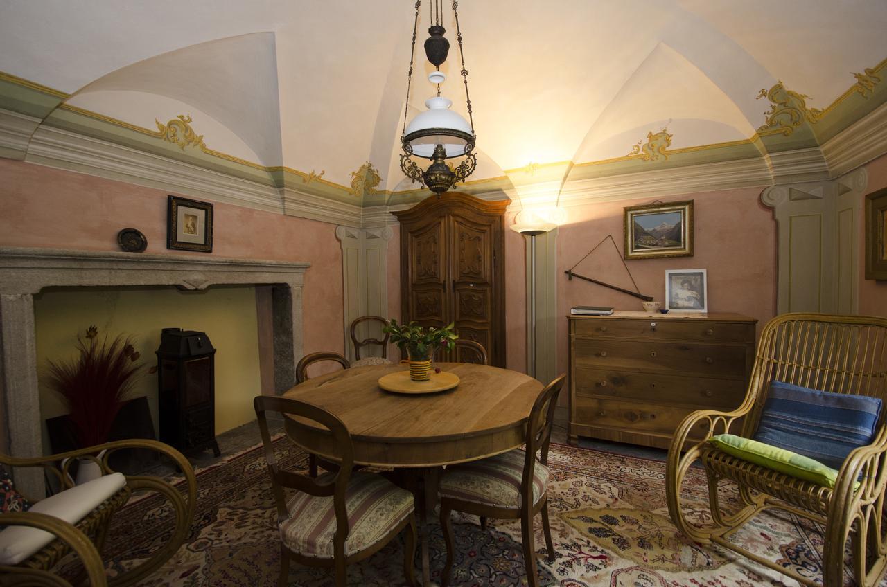 Palazzo Gamboni Swiss Historic Hotel Comologno Esterno foto