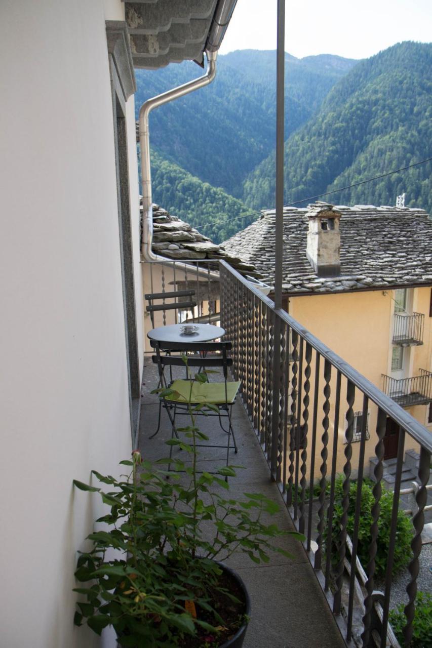 Palazzo Gamboni Swiss Historic Hotel Comologno Esterno foto
